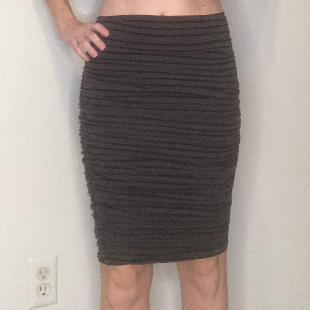Moda Intl. by Victoria’s Secret Black and Gray Ruched Pencil Skirt